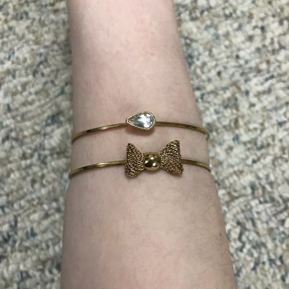 2 bracelets - Picture 2 of 2